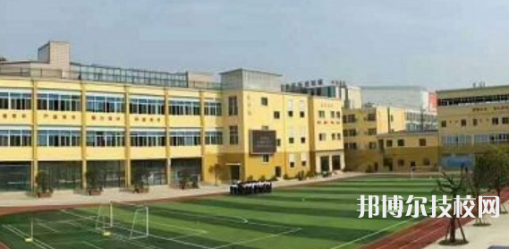 成都棠湖科學(xué)技術(shù)學(xué)校怎么樣、好不好