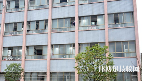 貴定中等職業(yè)學(xué)校2021年招生辦聯(lián)系電話