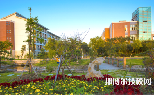 慈溪技師學(xué)院1