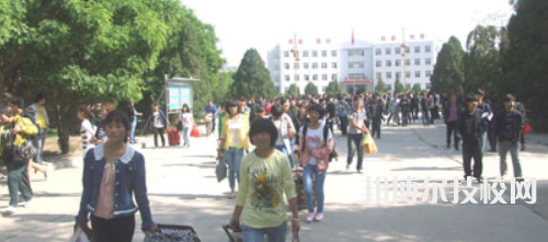 甘肅省煤炭工業(yè)技工學校地址在哪里