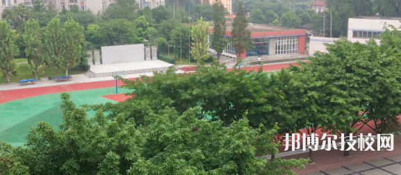 成都洞子口職業(yè)高級(jí)中學(xué)校2021年學(xué)費(fèi)、收費(fèi)多少