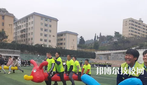 興義中等職業(yè)學(xué)校2021年招生辦聯(lián)系電話