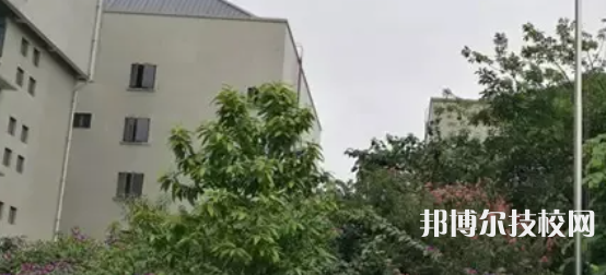 成都文化藝術(shù)學(xué)校地址在哪里