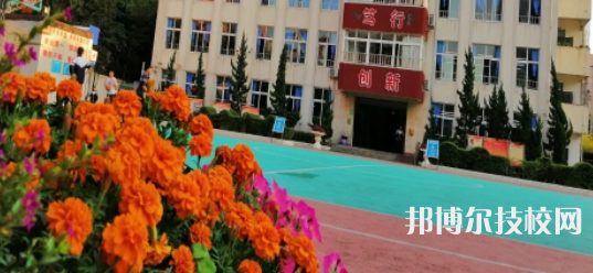 四川成都財(cái)貿(mào)職業(yè)高級中學(xué)校2021年招生辦聯(lián)系電話