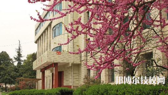 貴州交通運(yùn)輸學(xué)校2021年學(xué)費(fèi)、收費(fèi)多少