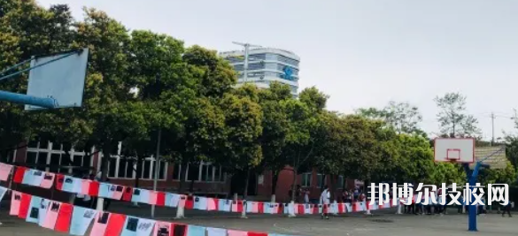 成都鐵路工程學(xué)校2021年招生辦聯(lián)系電話