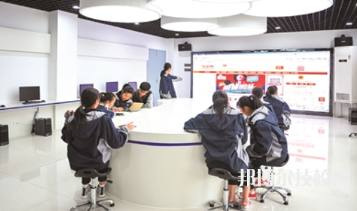 杭州余杭區(qū)商貿(mào)職業(yè)高級中學(xué)3