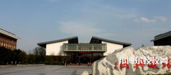 四川旅游學(xué)校2021年報名條件、招生要求、招生對象