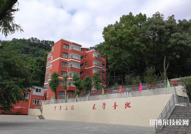 重慶萬州電子信息工程學(xué)校網(wǎng)站網(wǎng)址