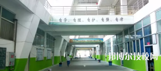 四川大學(xué)附設(shè)華西衛(wèi)生學(xué)校怎么樣、好不好