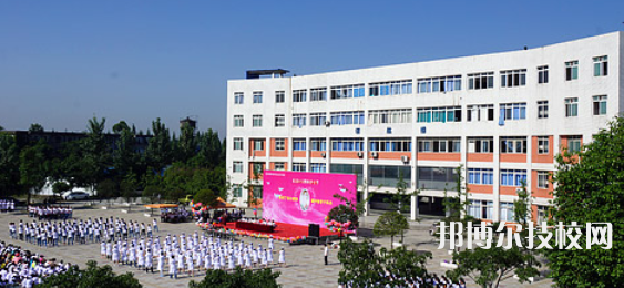 四川衛(wèi)生學(xué)校2021年學(xué)費(fèi)、收費(fèi)多少