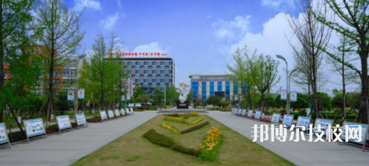 成都鐵路衛(wèi)生學(xué)校2021年有哪些專業(yè)