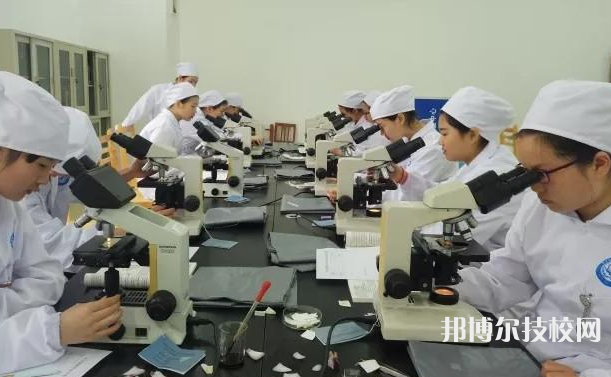 定州衛(wèi)生中等專業(yè)學(xué)校2021年報名條件、招生要求、招生對象