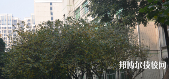 崇州市職教中心2021年招生辦聯(lián)系電話