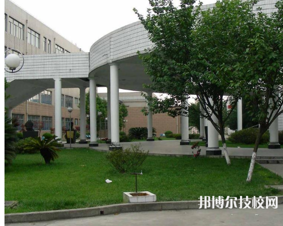 西安市灞橋區(qū)職業(yè)教育中心2021年招生辦聯(lián)系電話