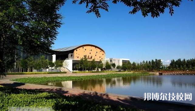 秦皇島渤?？萍贾械葘I(yè)學校網站網址