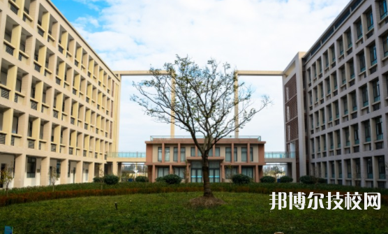 嘉善信息技術(shù)工程學(xué)校4