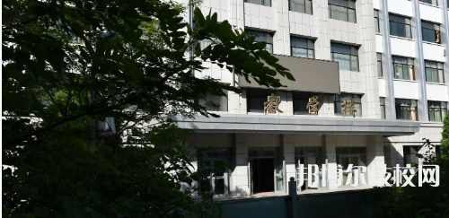 酒泉藝術(shù)職業(yè)高級中學(xué)2021年招生辦聯(lián)系電話