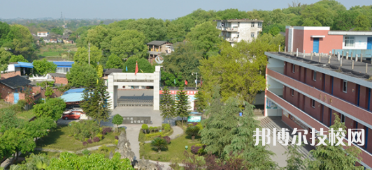 四川自貢電子信息職業(yè)技術(shù)學(xué)校地址在哪里