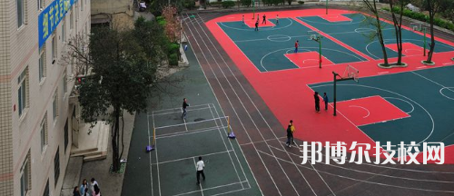 貴州鐵路技師學(xué)校2021年招生辦聯(lián)系電話