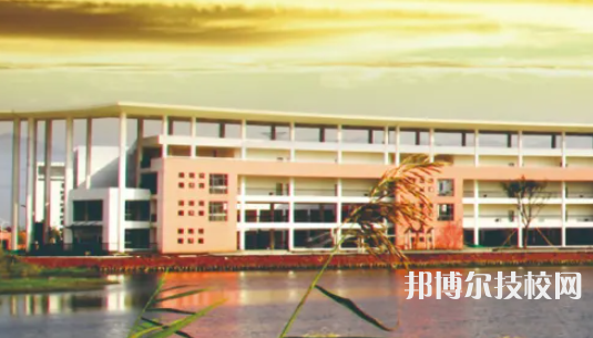 湖州藝術(shù)與設(shè)計(jì)學(xué)校1