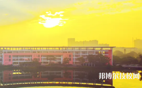 湖州藝術(shù)與設(shè)計(jì)學(xué)校3