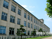 浙江省衢州交通學(xué)校2021年招生辦聯(lián)系電話(huà)