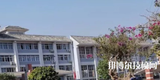 攀枝花經(jīng)貿(mào)旅游學(xué)校2021年報名條件、招生要求、招生對象