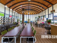 衢州市旅游學(xué)校2021年招生辦聯(lián)系電話(huà)