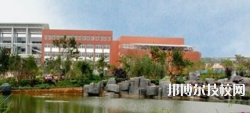 瀘州交通技工學(xué)校2021年招生辦聯(lián)系電話