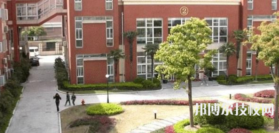瀘州天樺職業(yè)技術學校2021年學費、收費多少