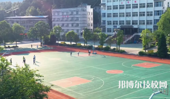 黔東南技師學(xué)院2021年招生辦聯(lián)系電話