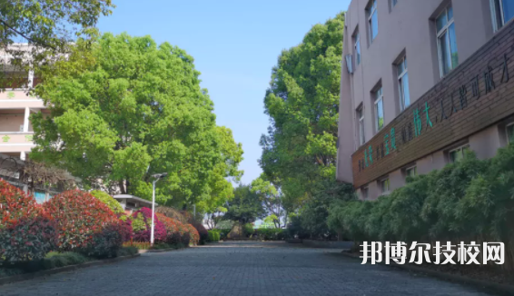 龍灣區(qū)職業(yè)技術(shù)學(xué)校教育集團(tuán)6