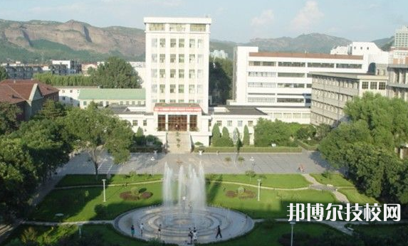 承德科技管理工程學(xué)校網(wǎng)站網(wǎng)址
