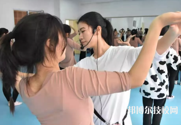 黔東南中等職業(yè)技術(shù)學(xué)校網(wǎng)站網(wǎng)址  
