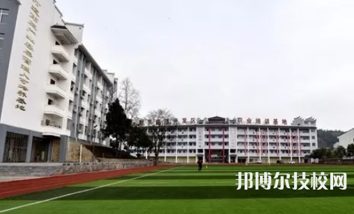 鎮(zhèn)遠(yuǎn)中等職業(yè)學(xué)校2022年報(bào)名條件、招生要求、招生對(duì)象