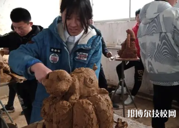 曲陽雕刻學(xué)校2022年報(bào)名條件、招生要求、招生對象