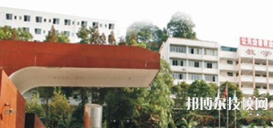 瀘州江南職業(yè)中學校怎么樣、好不好