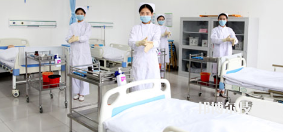 西南醫(yī)科大學(xué)護(hù)理學(xué)院附屬衛(wèi)生學(xué)校2022年有哪些專業(yè)