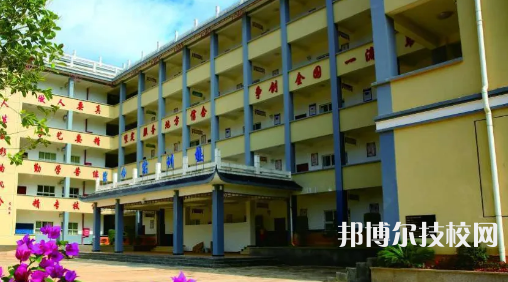榕江中等職業(yè)學(xué)校2022年學(xué)費(fèi)、收費(fèi)多少