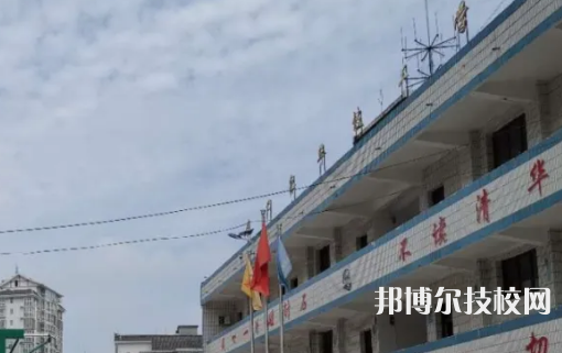 黔東南州凱旋工業(yè)學(xué)校2022年招生辦聯(lián)系電話