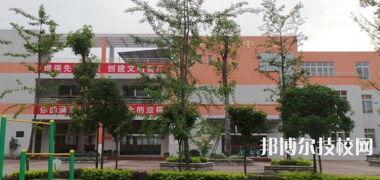 四川瀘縣建筑職業(yè)中專學(xué)校2022年招生錄取分?jǐn)?shù)線