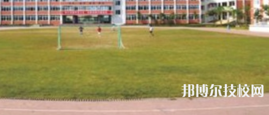 瀘州工業(yè)技工學(xué)校2022年學(xué)費(fèi)、收費(fèi)多少