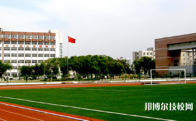 邢臺工業(yè)學(xué)校網(wǎng)站網(wǎng)址