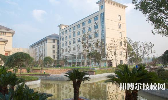 浙江衢州工商學校3