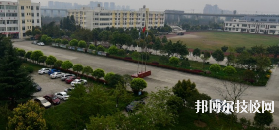 廣漢職業(yè)中專(zhuān)學(xué)校2022年學(xué)費(fèi)、收費(fèi)多少