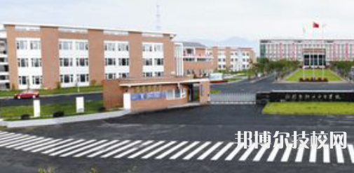 四川什邡職業(yè)中專學(xué)校2022年宿舍條件