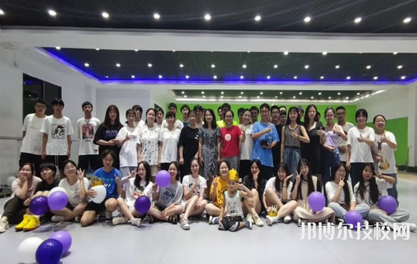 唐山藝術(shù)學校2022年招生辦聯(lián)系電話