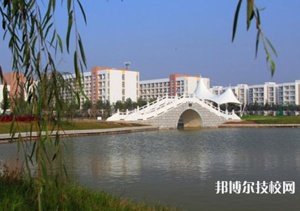石家莊華醫(yī)醫(yī)學(xué)中等專業(yè)學(xué)校地址在哪里