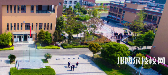 四川省成都市郫都區(qū)友愛職業(yè)技術學校網站網址